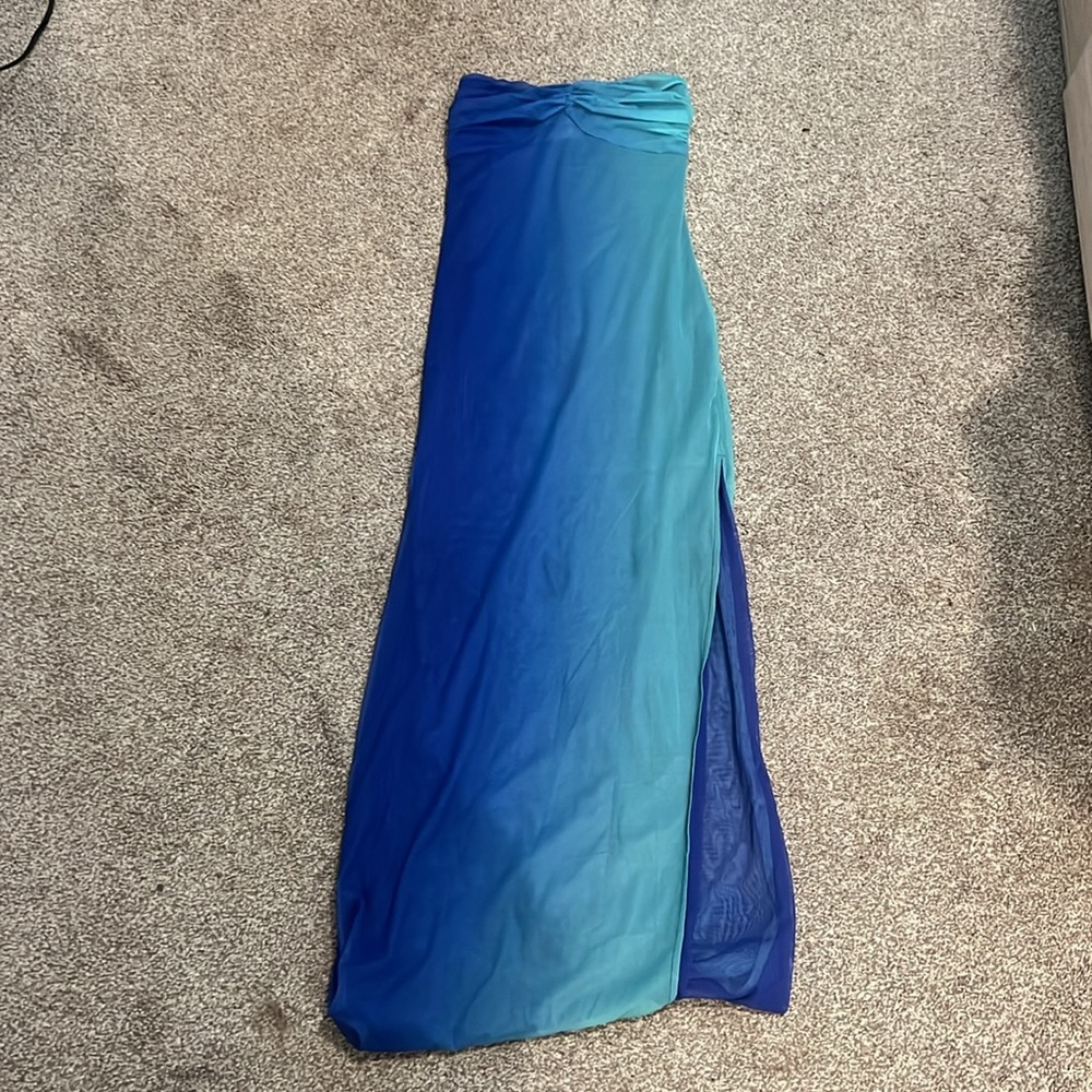 Elegant Blue-Green Strapless Dress - Picture 5 of 6